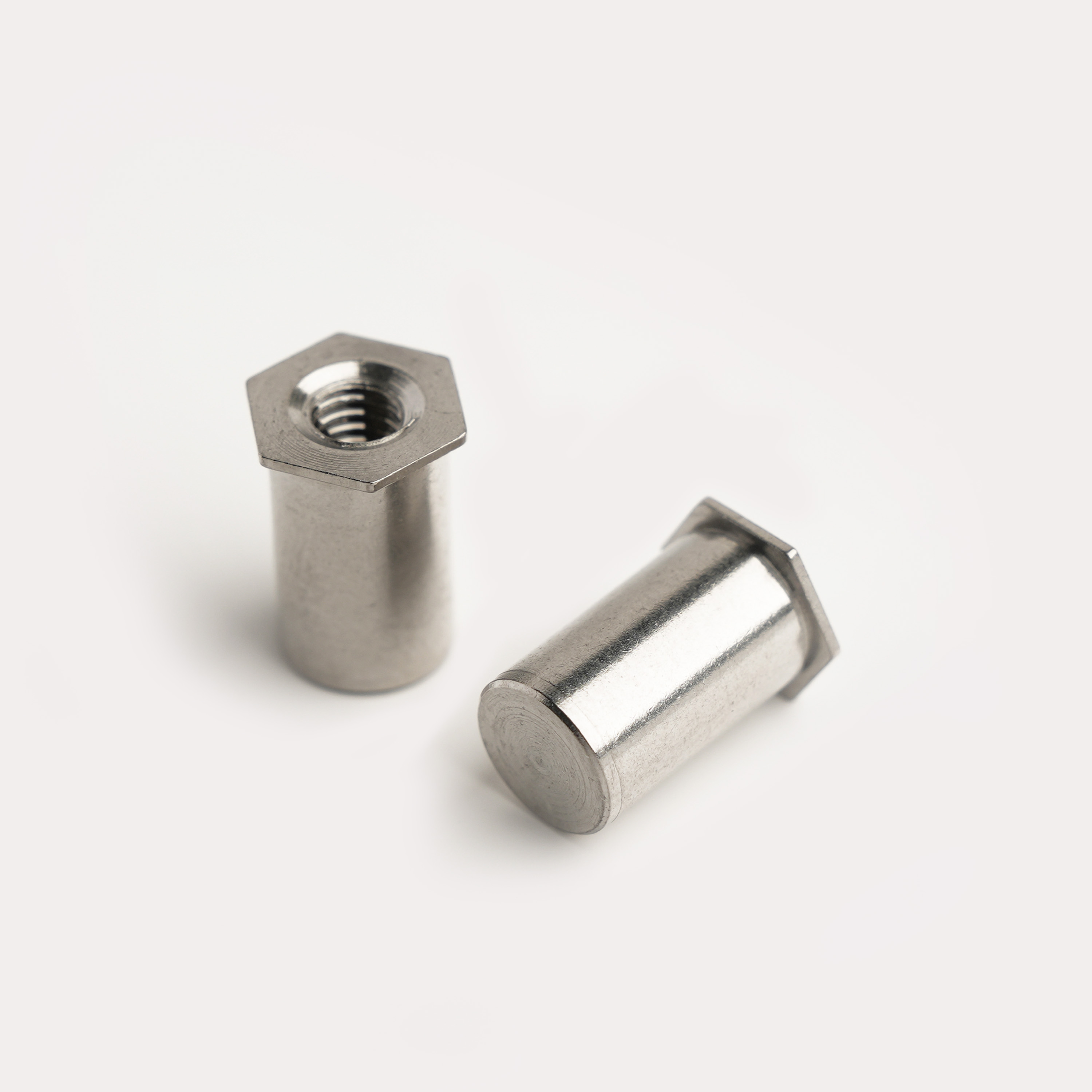 六角压铆螺母柱