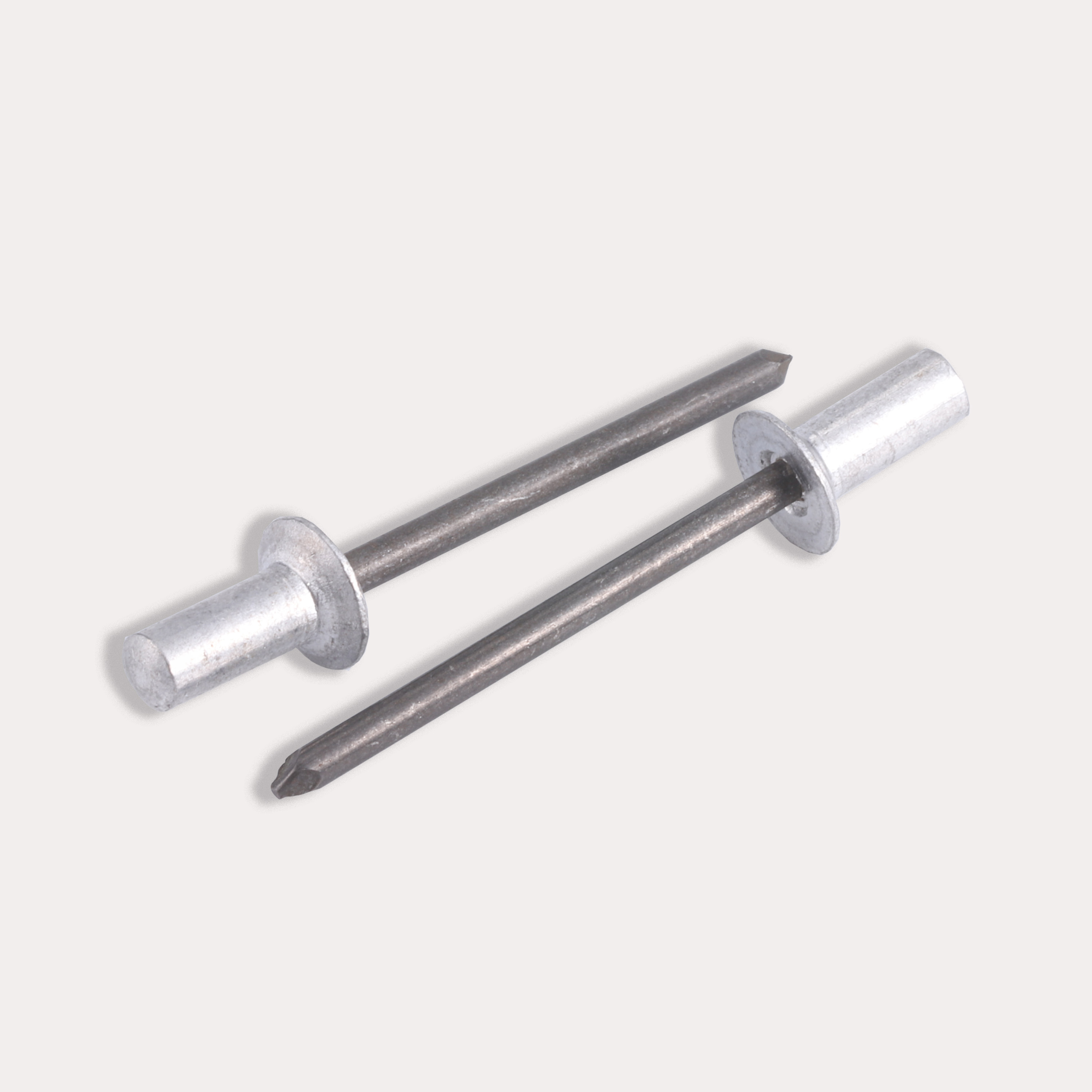 Logistics Box  - Closed Rivet